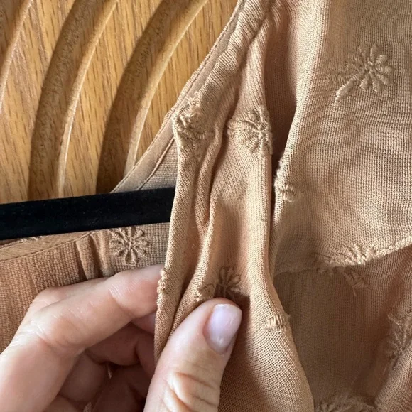 Doen Textured Viscose Garment in Soft Brown - Picture 5 of 5